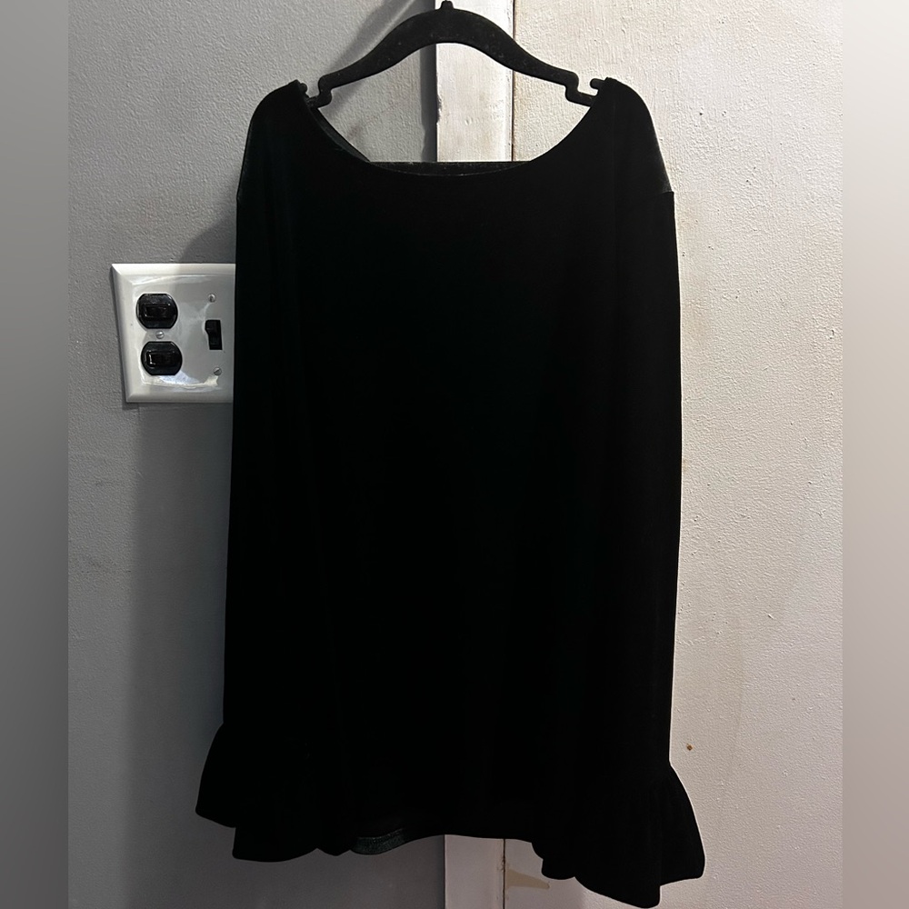 Talbots Black Velvet Tie blouse
#longsleeve
